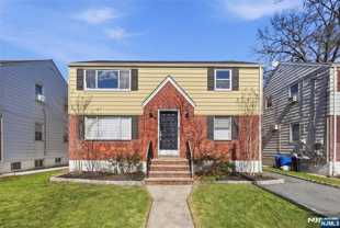 73 Macarthur Ave - Photo 1 of 1