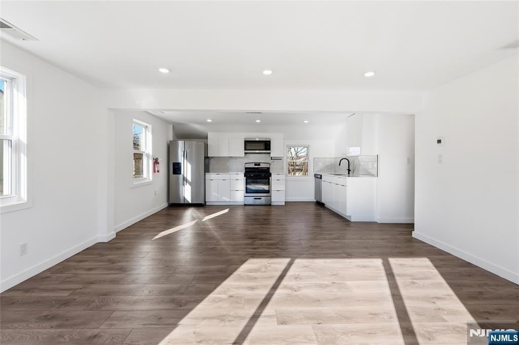 73 Macarthur Ave - Photo 5 of 11
