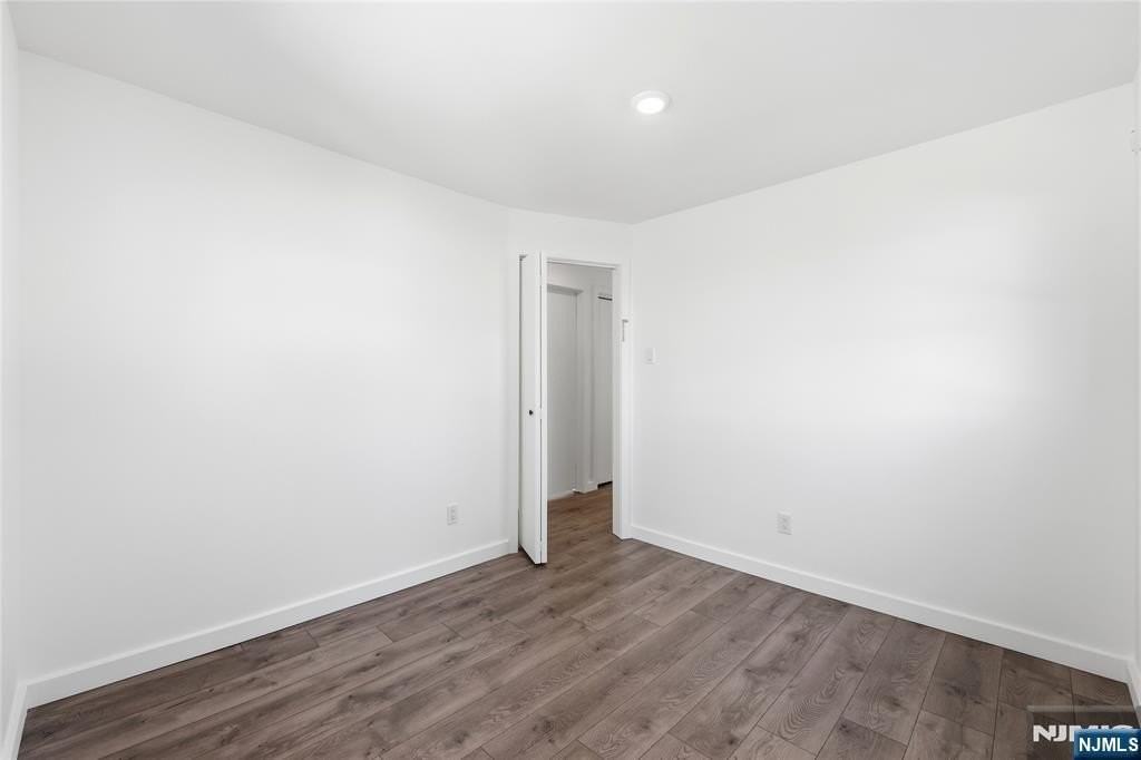 73 Macarthur Ave - Photo 6 of 11