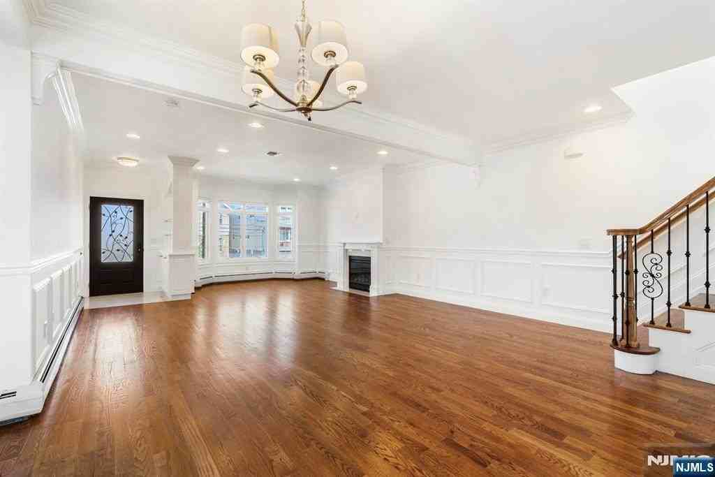 80B Liberty Pl - Photo 6 of 27
