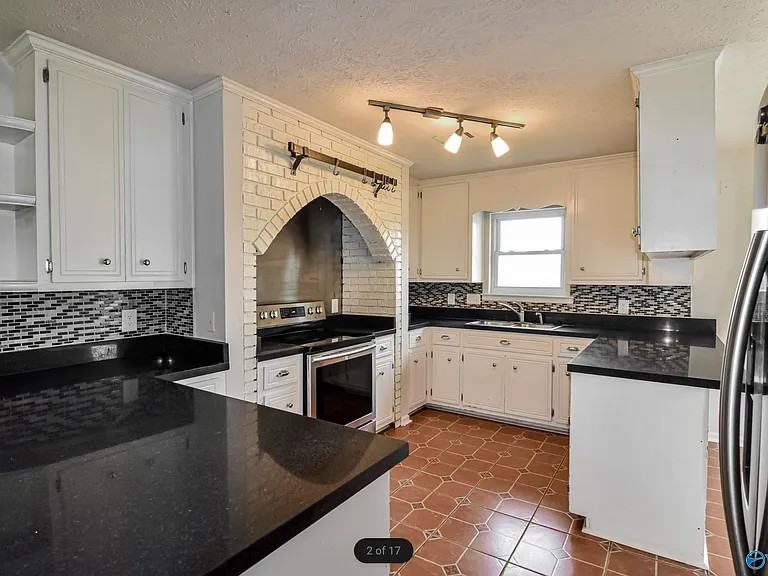 7160 Knoll Loop - Photo 2 of 11