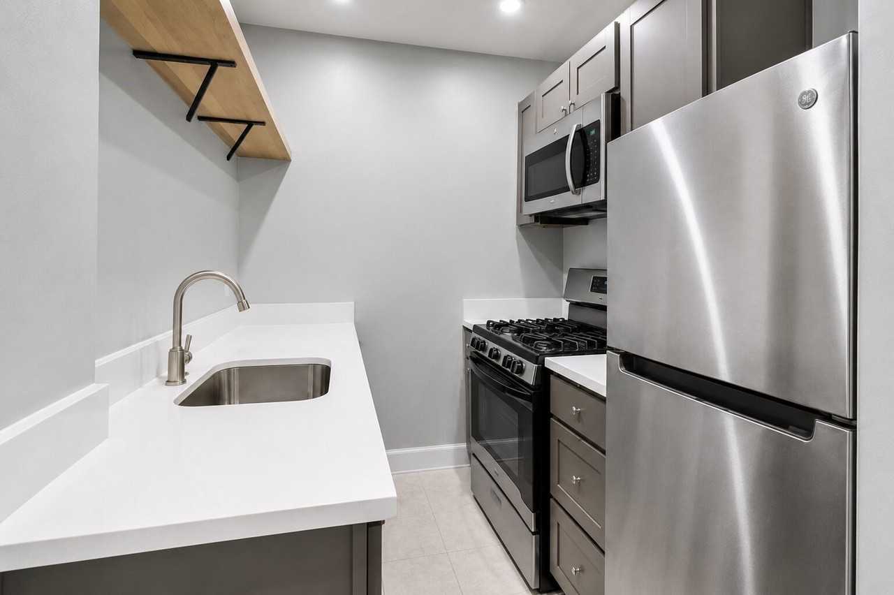 1804 Gould St #8 - Photo 5 of 8