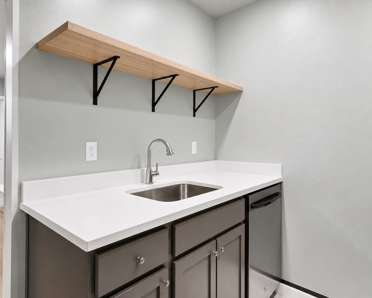 1804 Gould St #8 - Photo 6 of 8