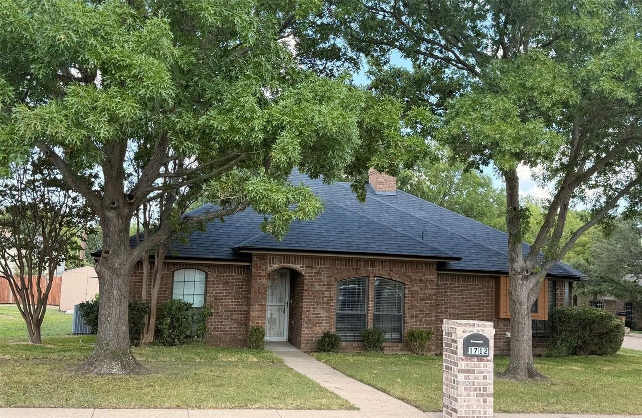 1712 Colonial Ct