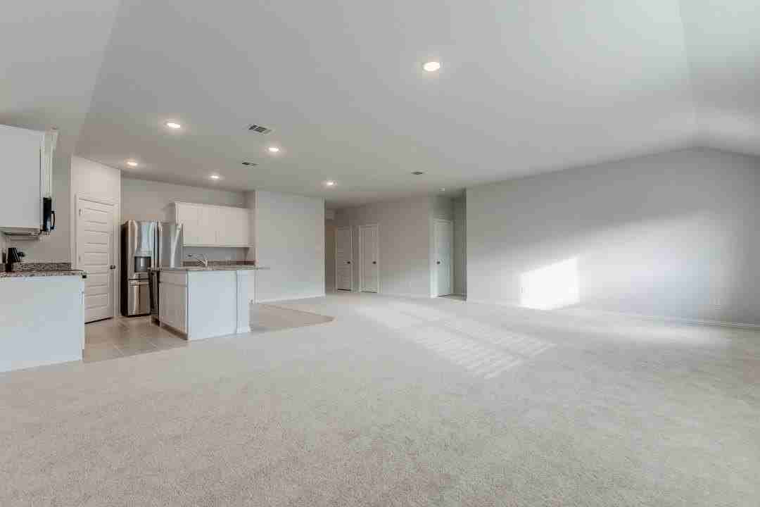 2421 Pacific Ave - Photo 3 of 10