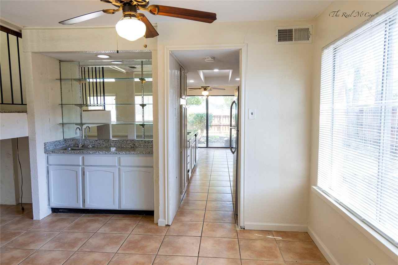 3101 Raintree Dr - Photo 4 of 17