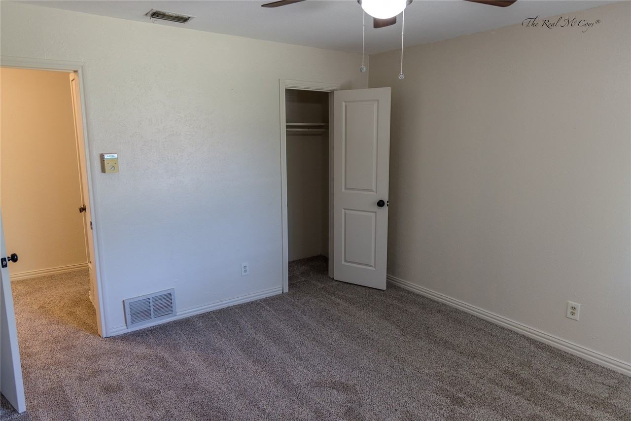 3101 Raintree Dr - Photo 7 of 17