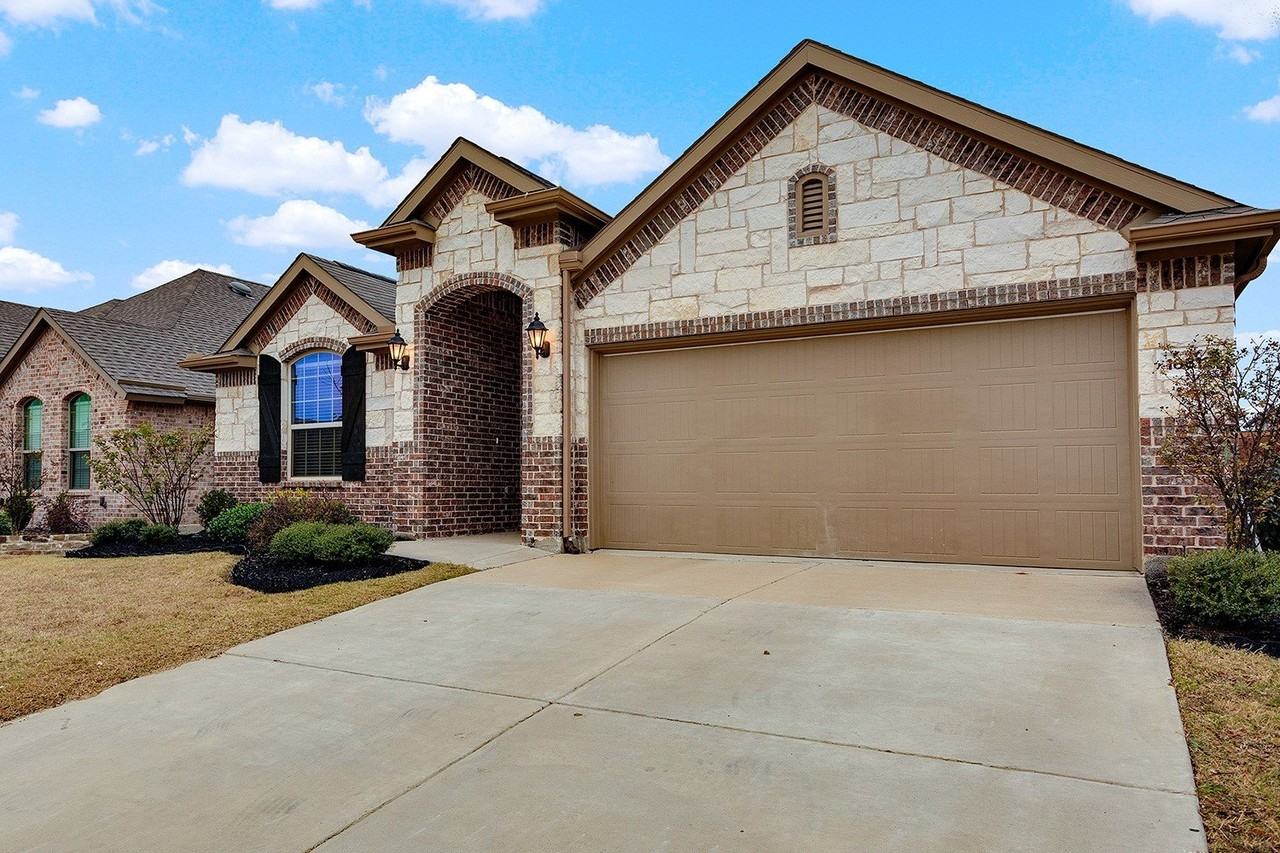 16613 Stillhouse Hollow Ct - Photo 2 of 36