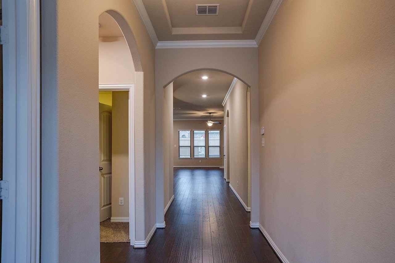 16613 Stillhouse Hollow Ct - Photo 4 of 36