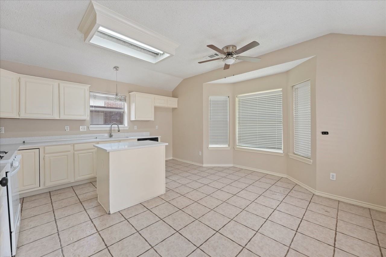 11900 Port Rd - Photo 3 of 28