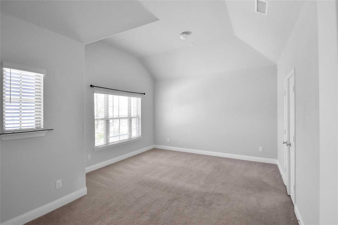 6162 Blythe Dr - Photo 2 of 7
