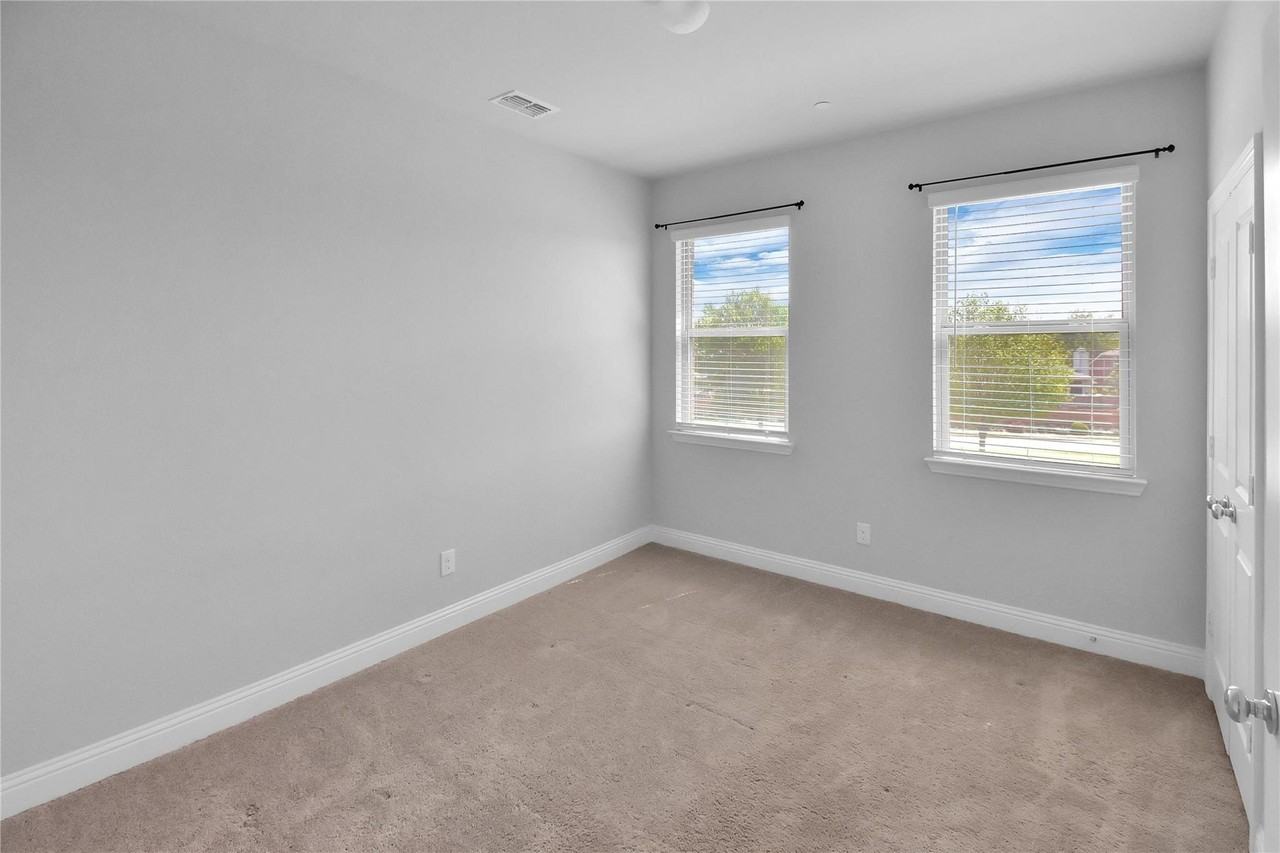 6162 Blythe Dr - Photo 6 of 7