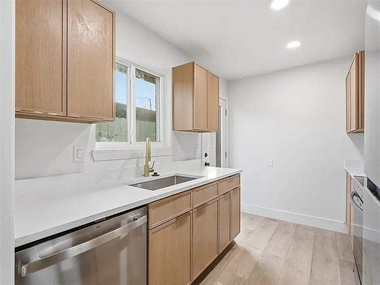1729 R Ave #1729 - Photo 5 of 14