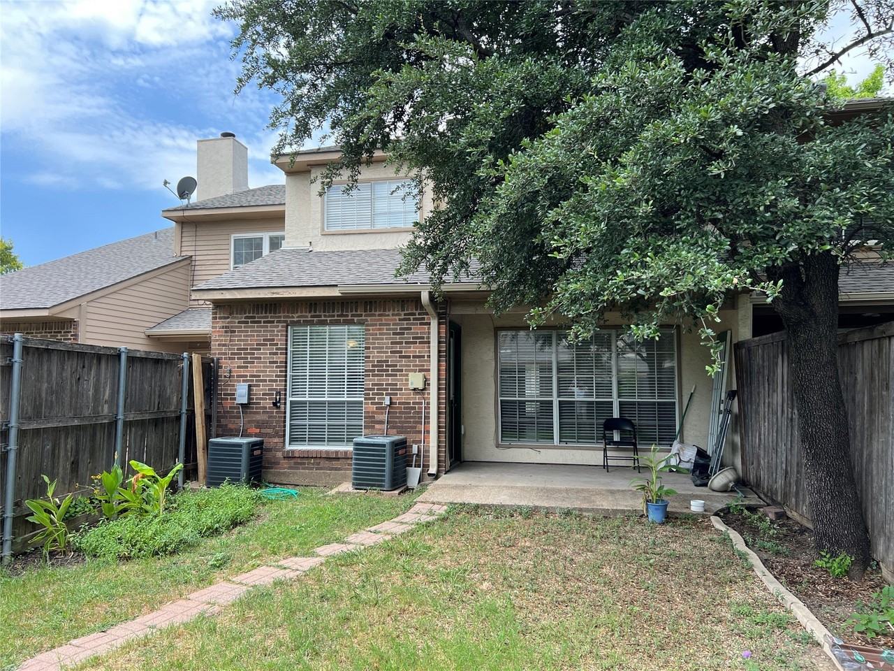 12828 Woodbend Ct - Photo 5 of 35