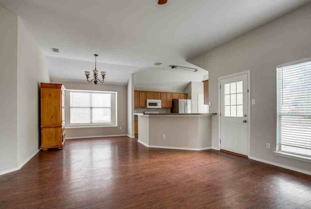 9213 Norfolk Ln - Photo 6 of 21