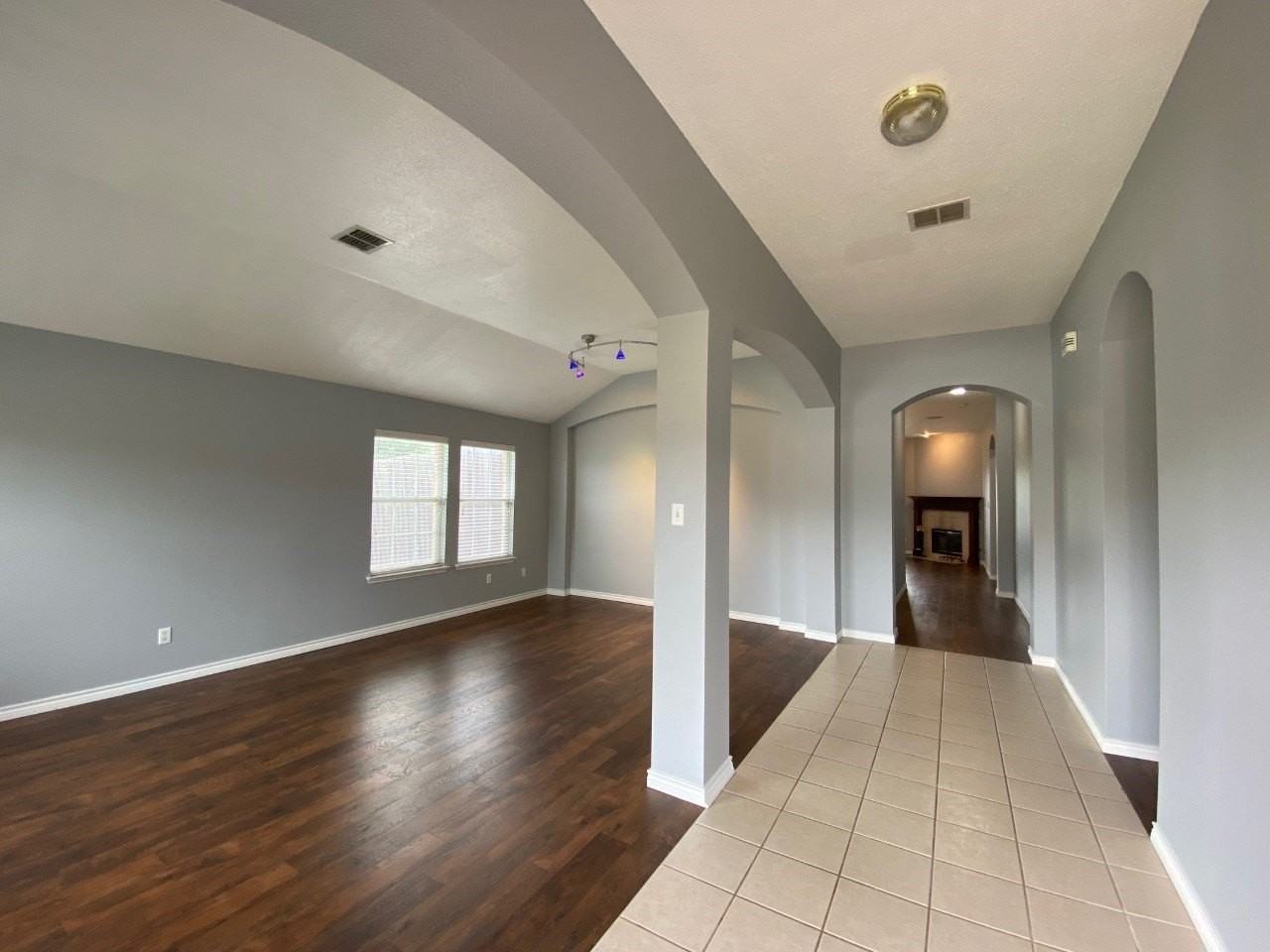 1328 Falcon Holw - Photo 3 of 22
