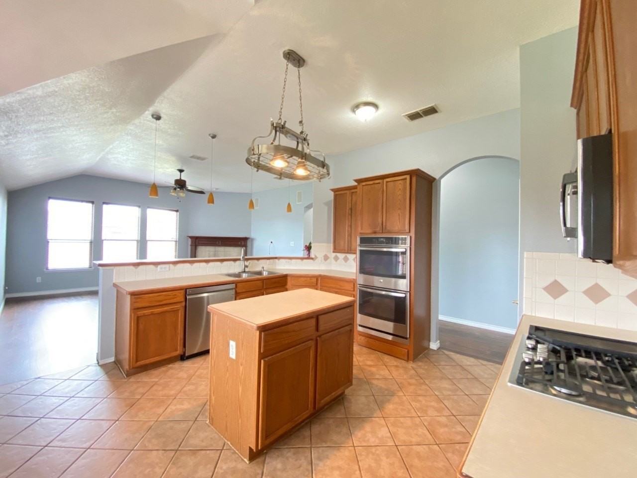 1328 Falcon Holw - Photo 7 of 22