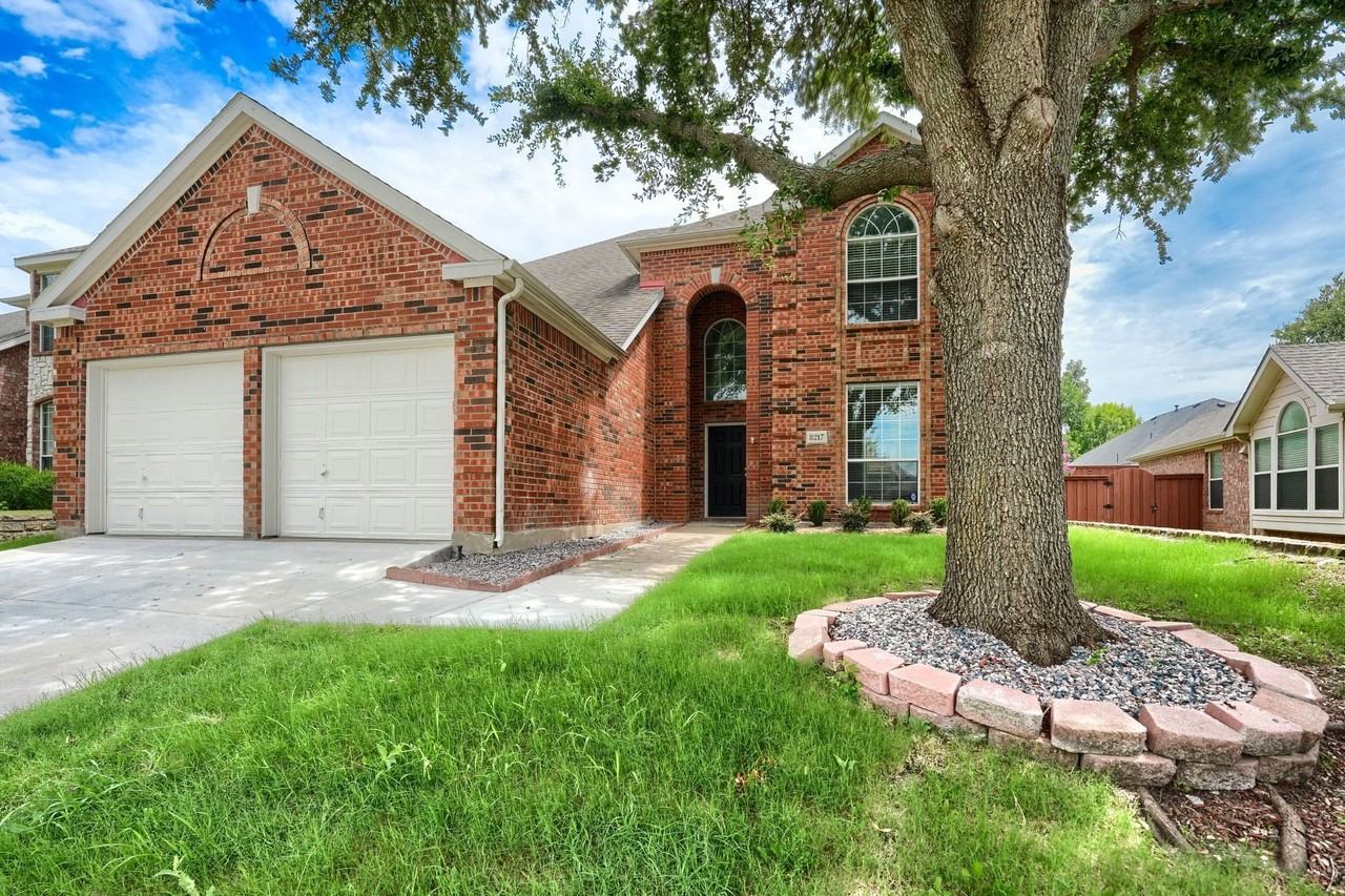 8217 Rayburn Ln - Photo 2 of 30