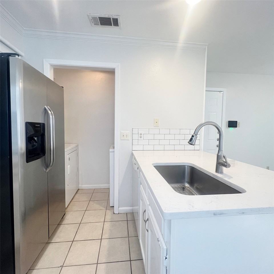 3037 Airhaven St - Photo 6 of 14