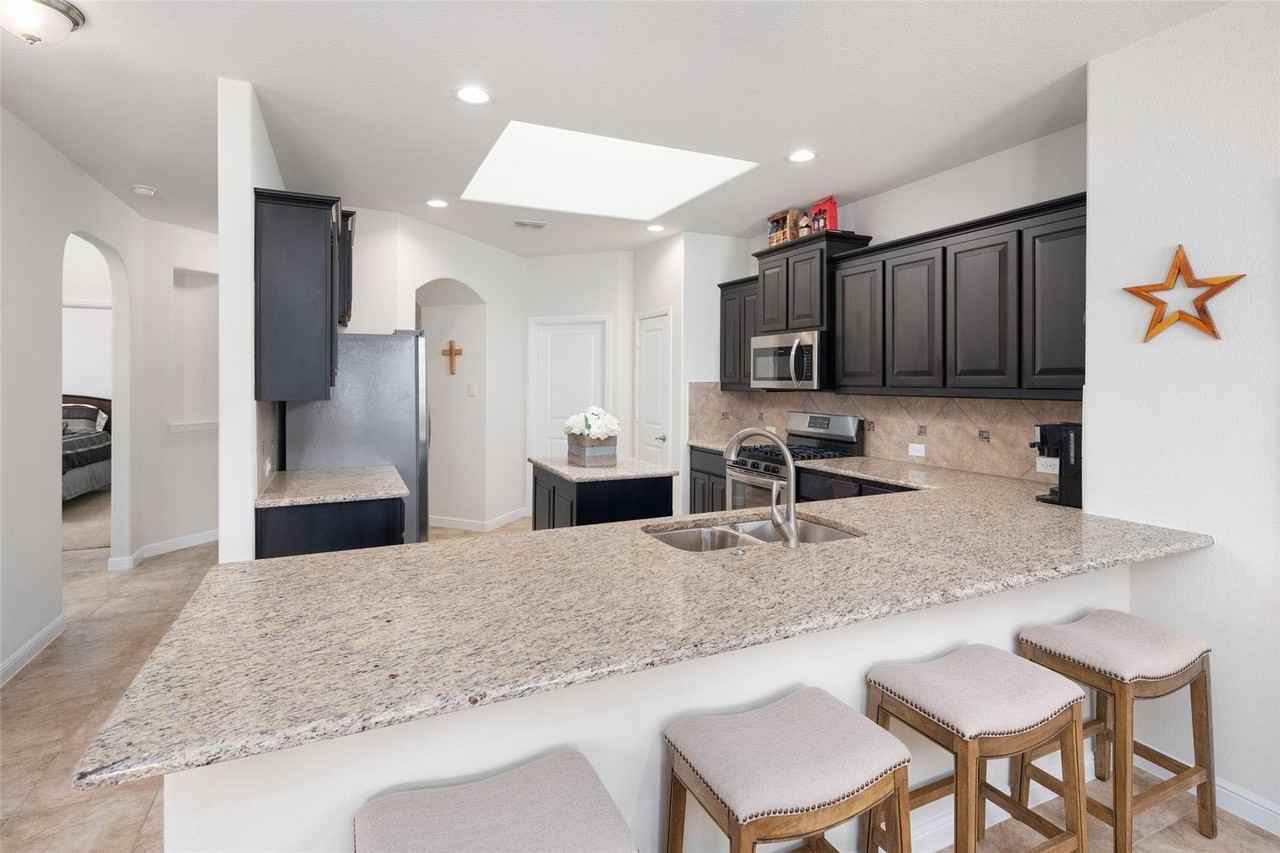1309 Canary Ln - Photo 4 of 20