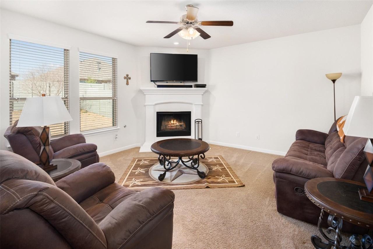 1309 Canary Ln - Photo 7 of 20