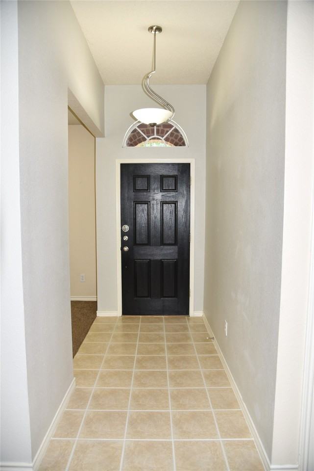 1526 Pebblestone Ct - Photo 2 of 28