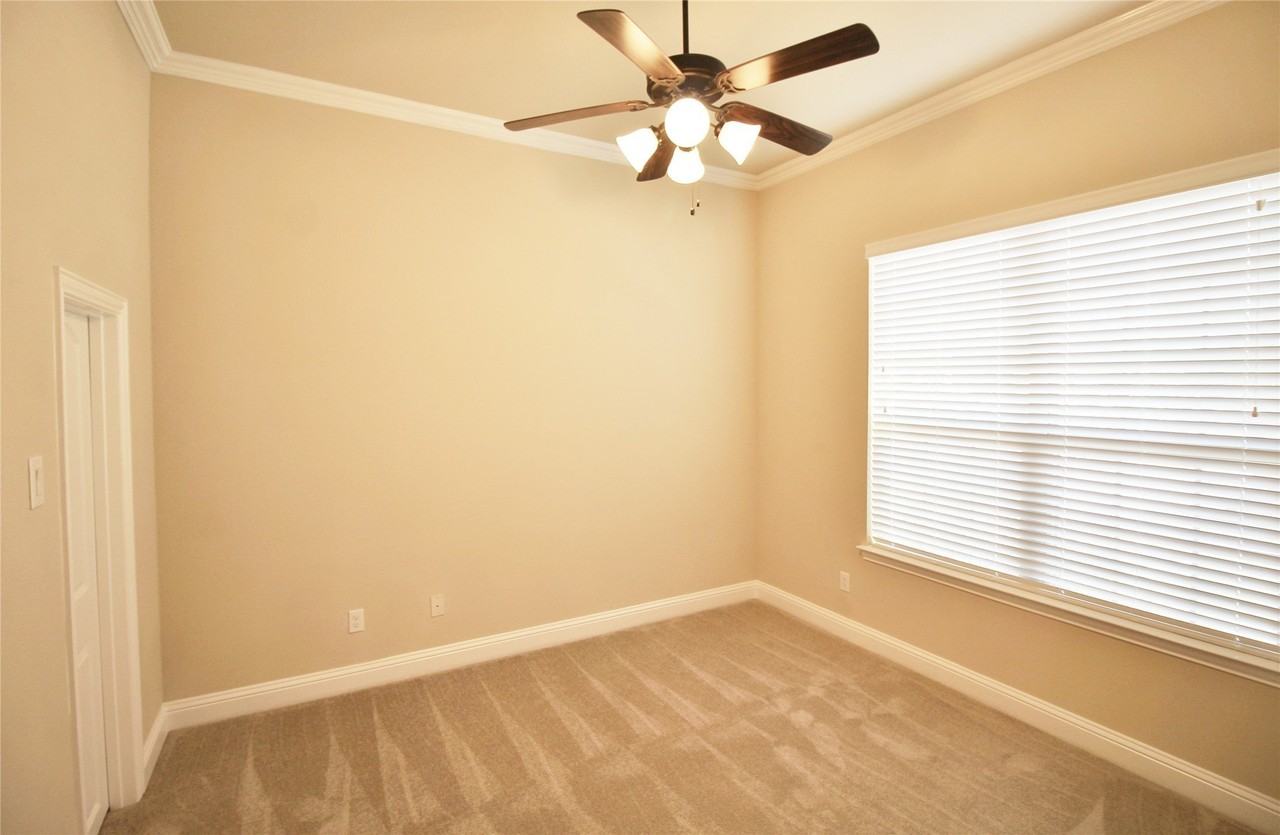 505 Clemson Ln - Photo 4 of 37
