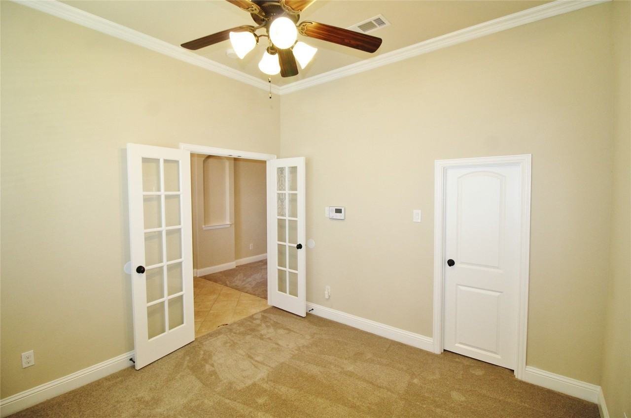 505 Clemson Ln - Photo 5 of 37