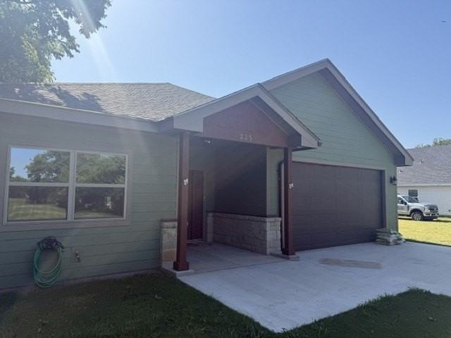225 Scurry Ave - Photo 2 of 28