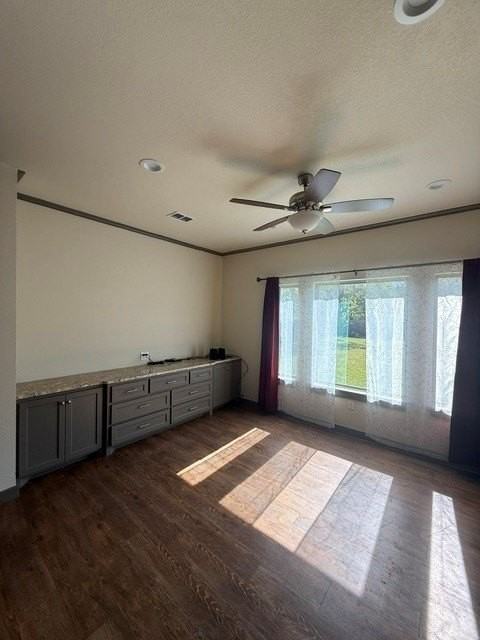 225 Scurry Ave - Photo 4 of 28