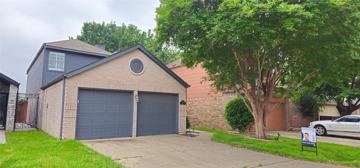 featured image of 2956 S Bend Dr