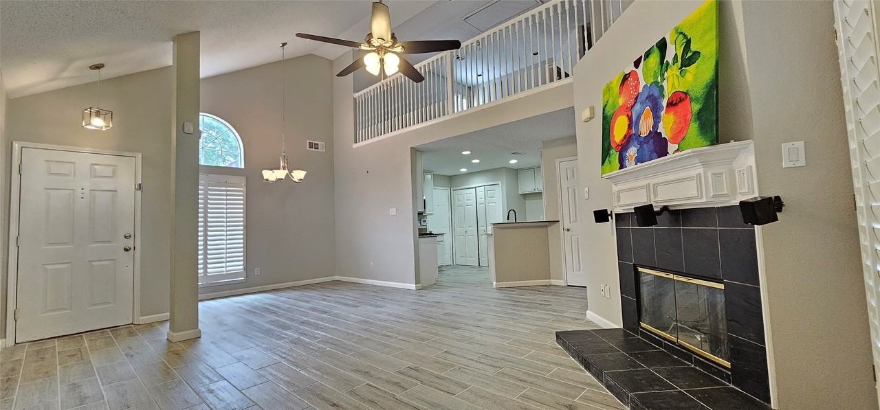 2956 S Bend Dr - Photo 4 of 29
