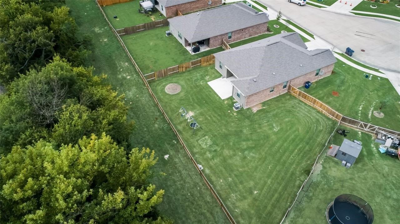 1503 Hill Top Ct - Photo 5 of 37