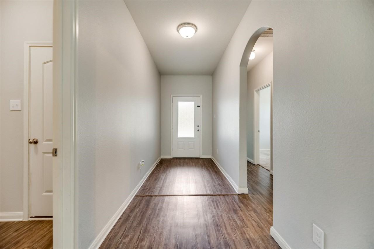 1503 Hill Top Ct - Photo 6 of 37