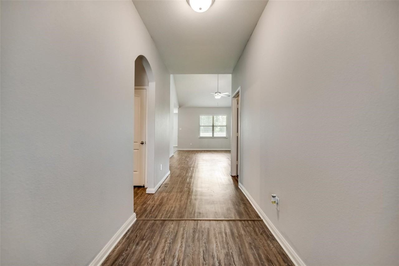 1503 Hill Top Ct - Photo 7 of 37