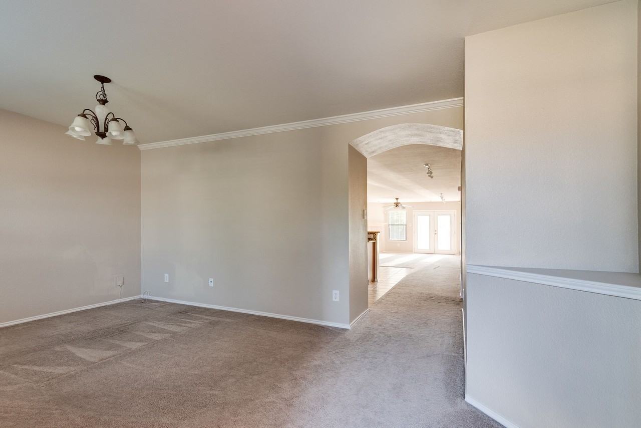13048 Fencerow Rd - Photo 4 of 29