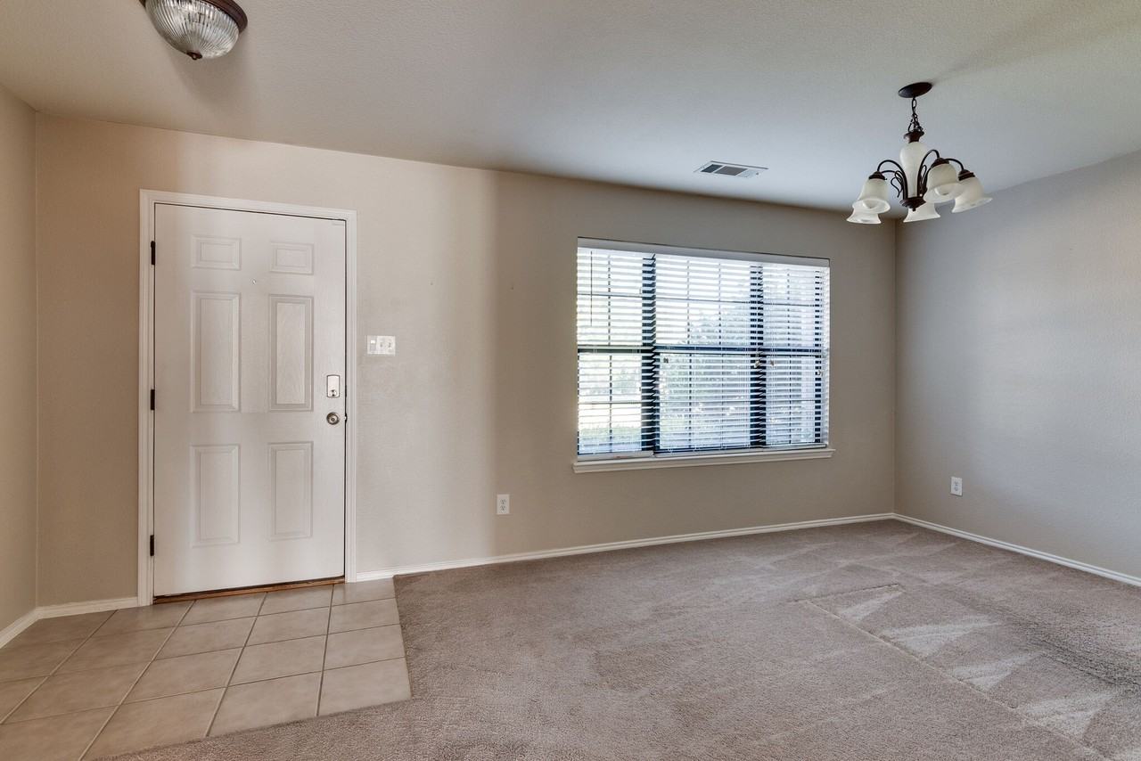 13048 Fencerow Rd - Photo 6 of 29