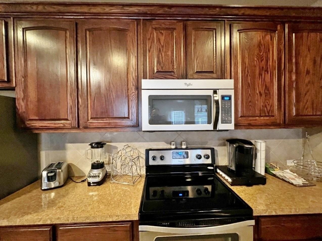 9322 Moon River Dr - Photo 4 of 12