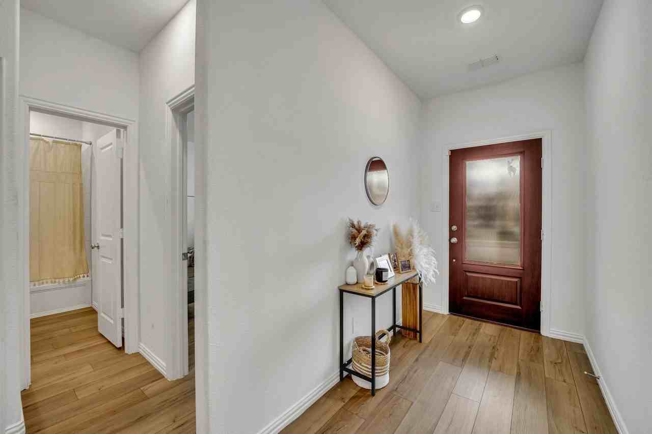 3221 Sioux Trl - Photo 2 of 35