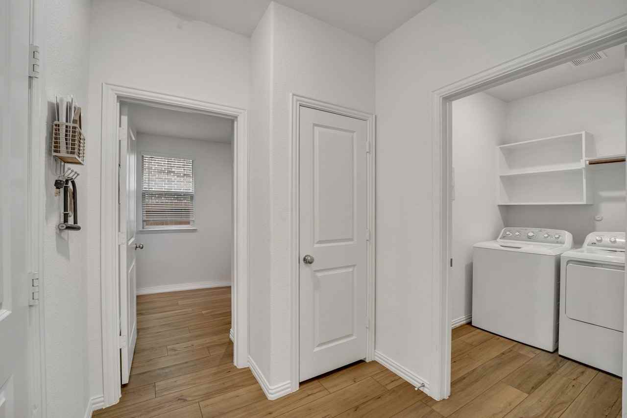 3221 Sioux Trl - Photo 7 of 35