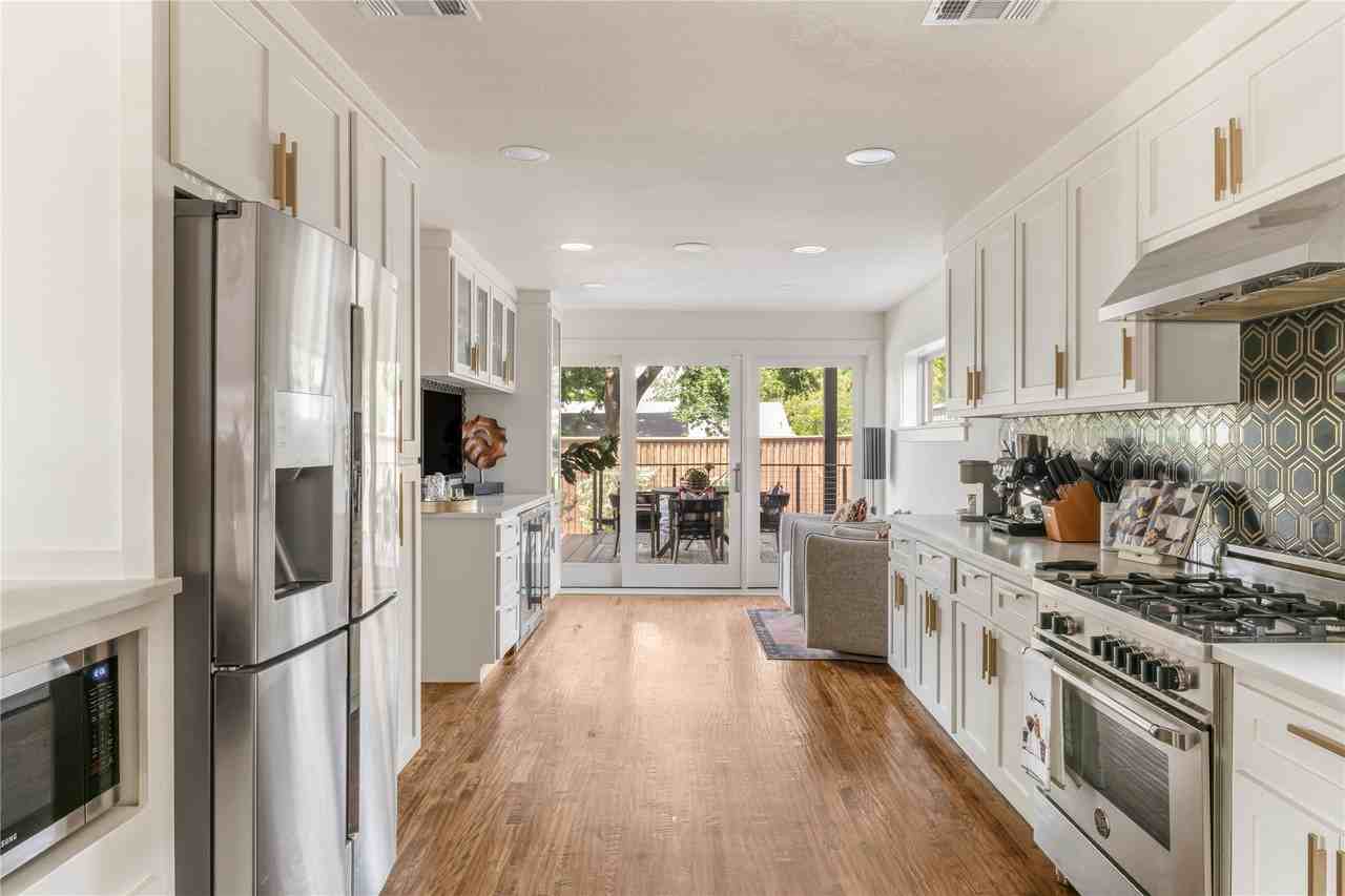 9831 Lakemont Dr - Photo 7 of 30