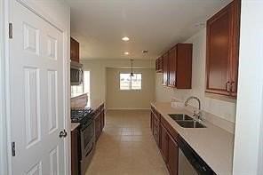 829 Sunshine Ln - Photo 4 of 10