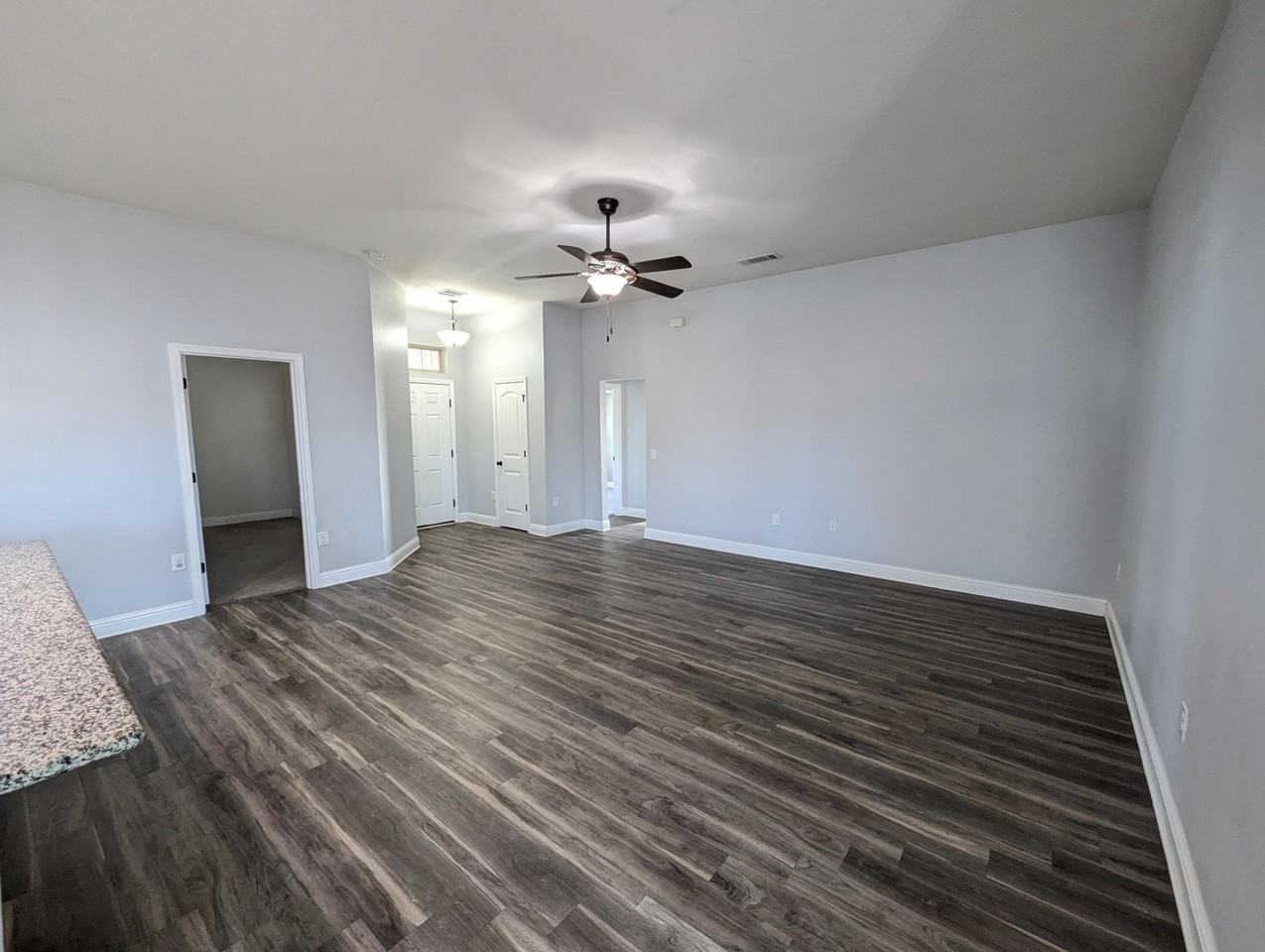 2401 Spur Ln - Photo 4 of 26