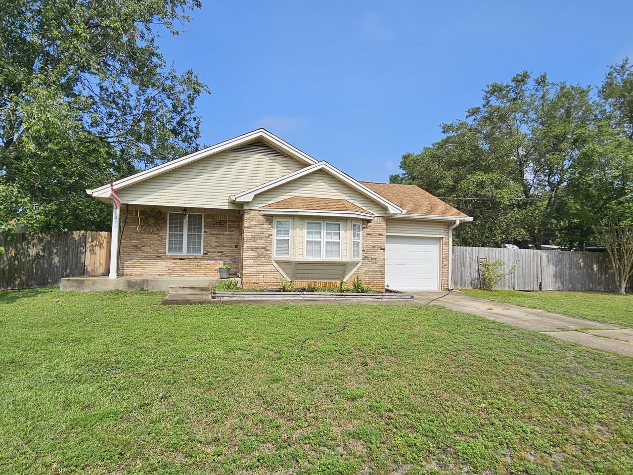 2219 Calle De Cantabria - Photo 2 of 28
