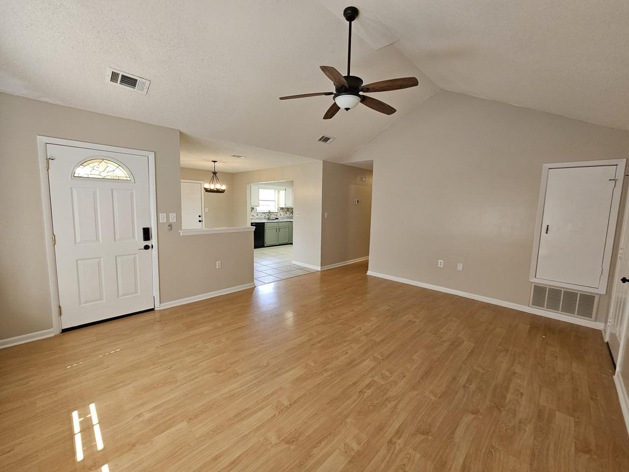 2219 Calle De Cantabria - Photo 5 of 28