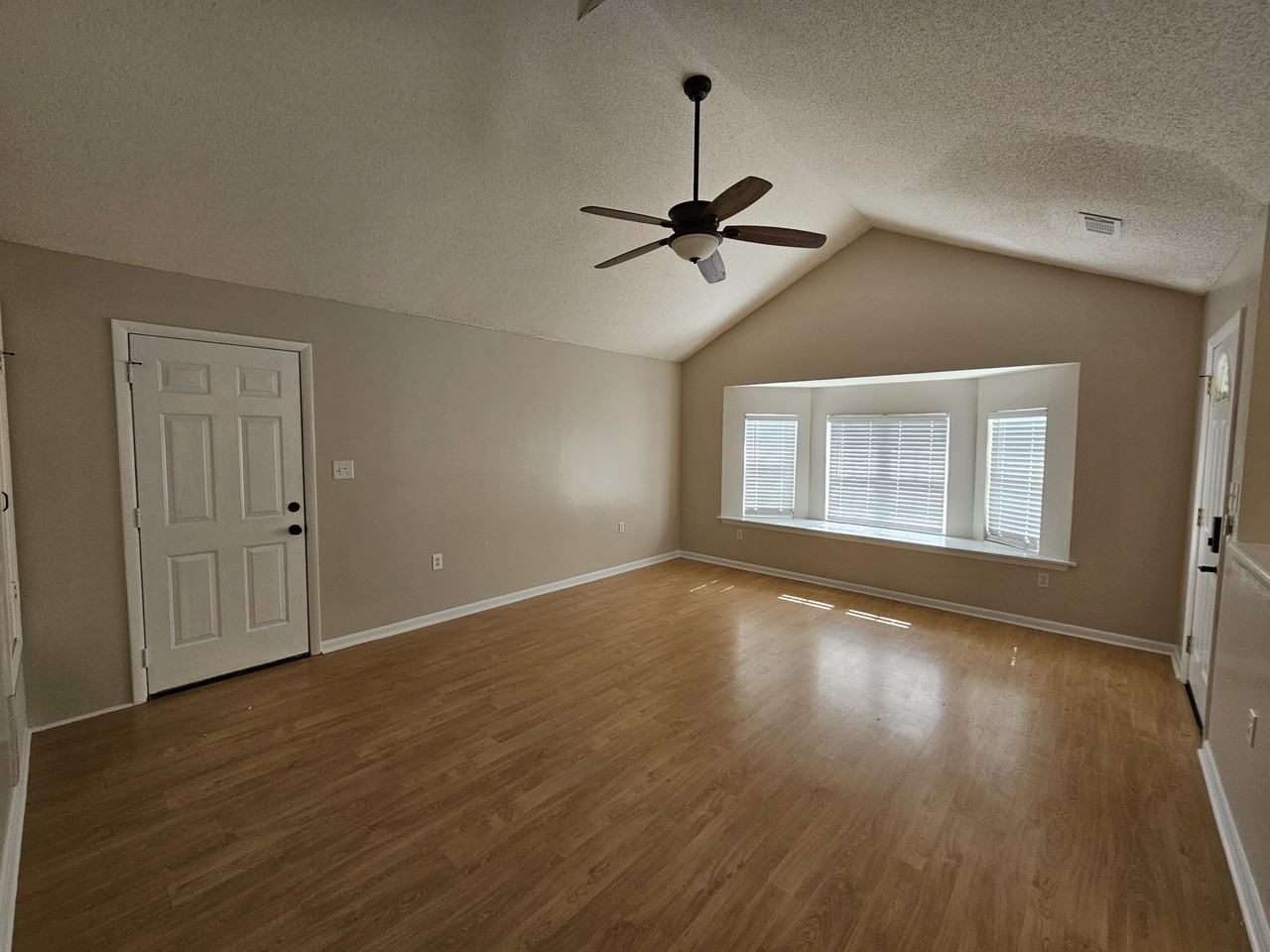2219 Calle De Cantabria - Photo 6 of 28