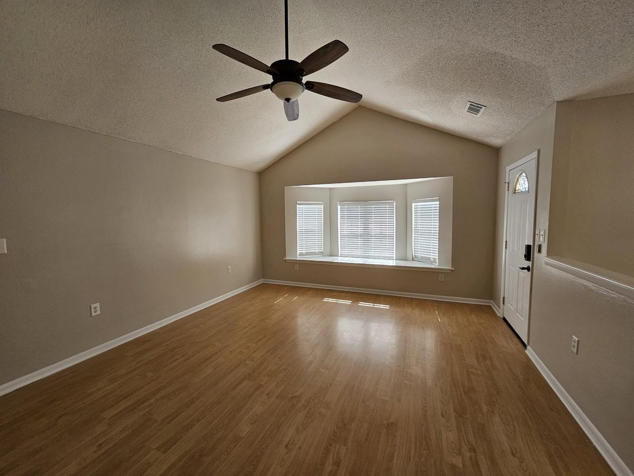 2219 Calle De Cantabria - Photo 7 of 28
