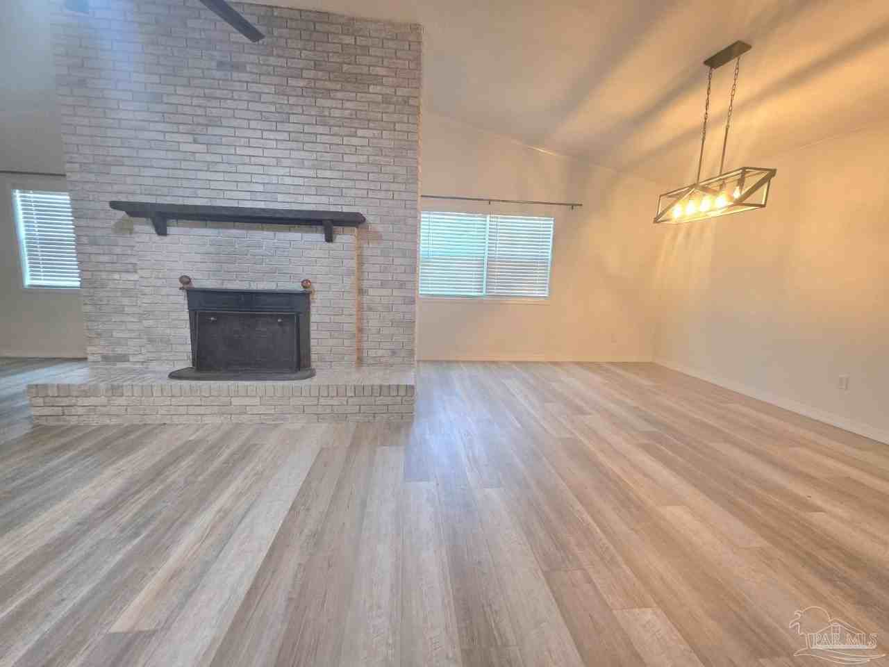 760 Briarwood Dr - Photo 3 of 27