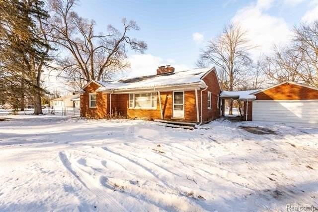 2580 Walnut Lake Rd - Photo 2 of 22