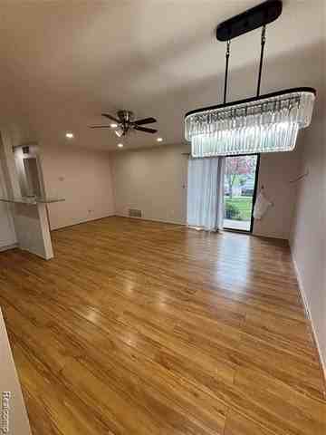 15140 Seagull Dr - Photo 3 of 12